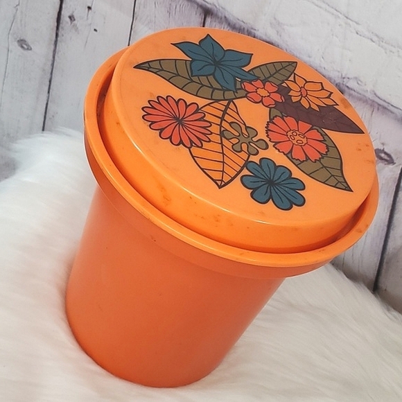Vintage 70s Rubbermaid Plastic Groovy Flower Floral Cottagecore Orange Canister - Picture 5 of 14